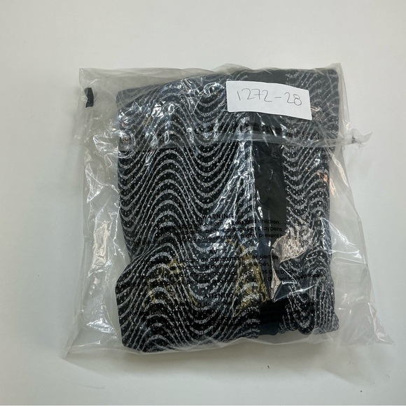 ONYX Nite Wavy Sparkly Classy Cardigan Great for Holidays Size Small See Video! - Picture 7 of 7